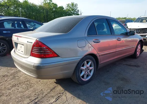 2003 Mercedes-Benz C 240 from USA, damaged, VIN WDBRF81J23F399151